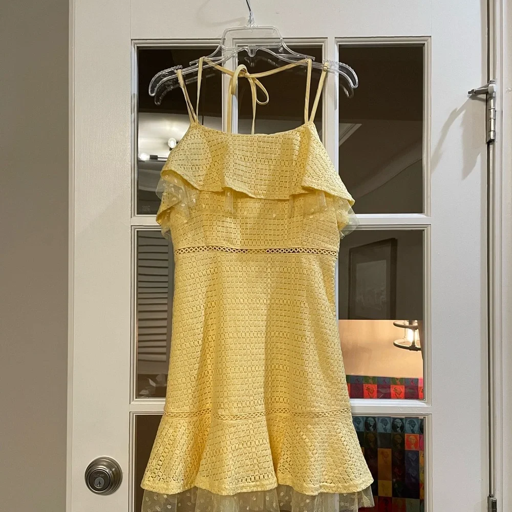 HP🌸🌼 J.O.A. | Lace Detail Ruffle Hem Dress. XS. Yellow. Multi Textured Lace. - Picture 1 of 12